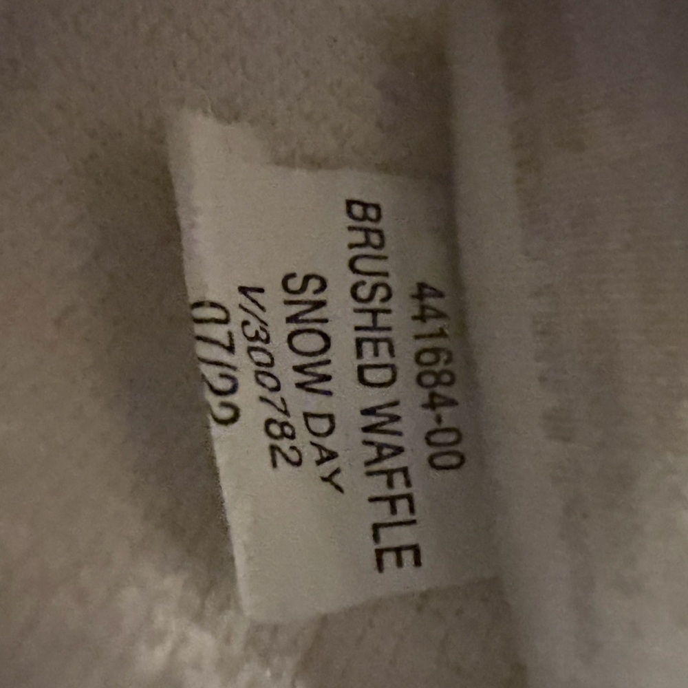 Men's Banana Republic Cream Crewneck Sweatshirt - Picture 11 of 11